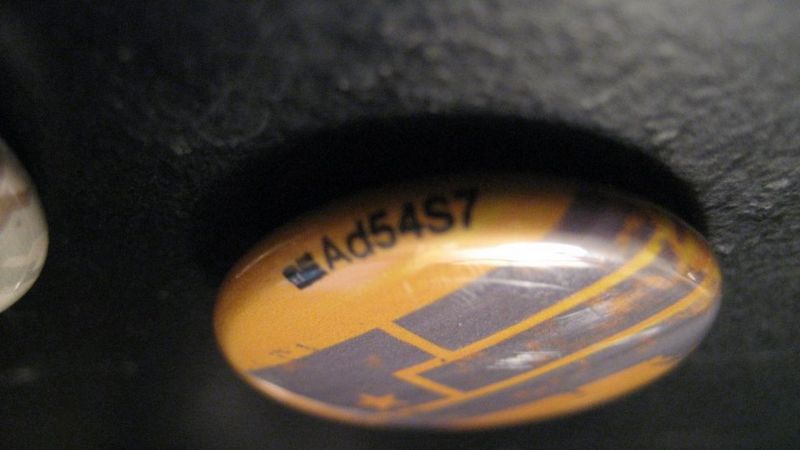 File:Ad54S7 button.jpg